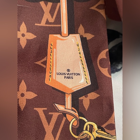 Louis Vuitton Purse/ Scarves/Twilly - Picture 3 of 6